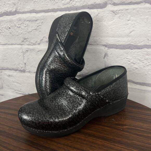 Dansko Women 12 XP 2.0 Career Comfort Slip Resistant Textured Nursing Clog Mules - Picture 3 of 12